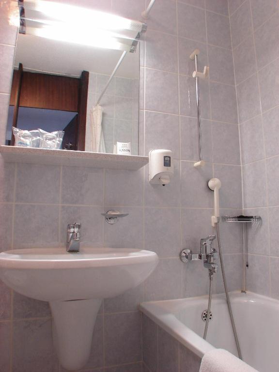 Hotel Kanin Бовец Стая снимка